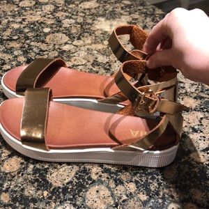 Like new MIA Sandals!